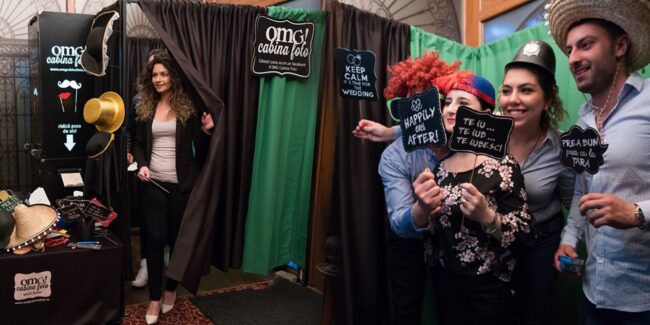 Cabina Foto inchisa la Petrecerea mirilor-min Cabina Foto inchisa OMG