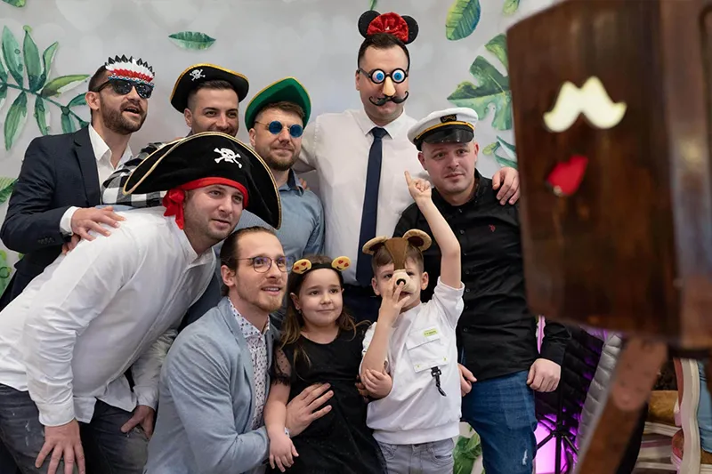 Cabina Foto Botez 1 Cabina foto Retro Booth la botez Bucuresti